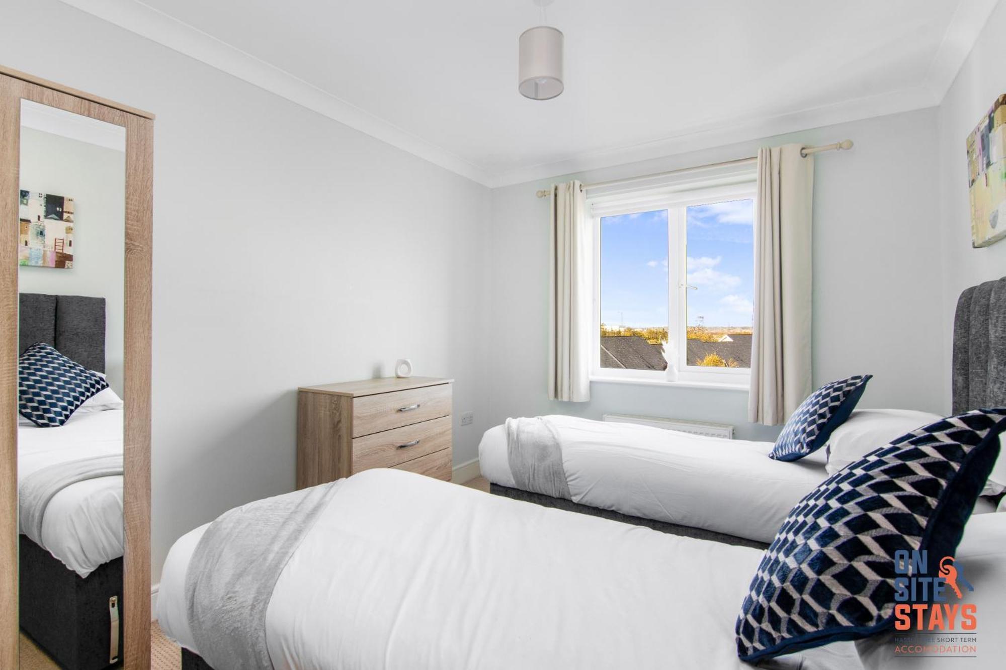 Onsitestays - Cosy 2-Bedroom Apartment With Free Parking, Wi-Fi & London Links Northfleet Екстериор снимка